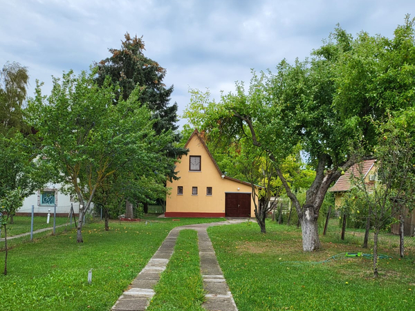 Dinnyelaposi horgásznyaraló