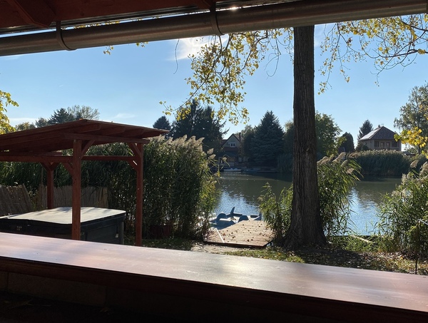 Keresztháti vízparti nyaraló kilátással a saját stégre