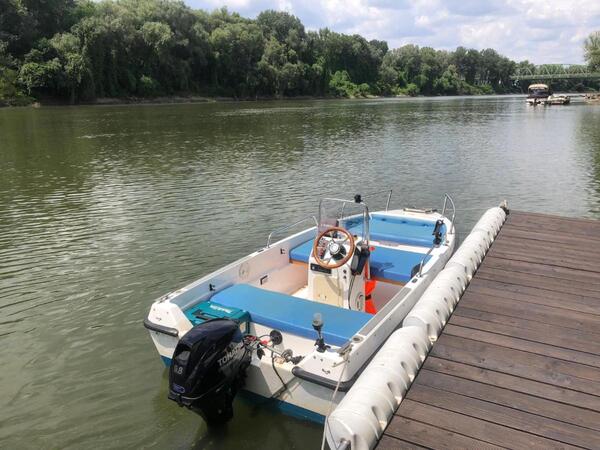 Tisza-parti nyaraló